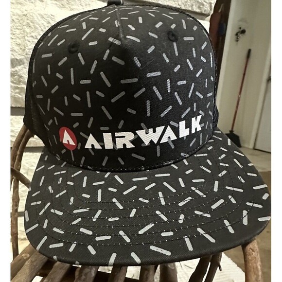 Airwalk Flat Bill Snap Back Trucker Baseball Hat Black Logo NWT - Picture 1 of 5